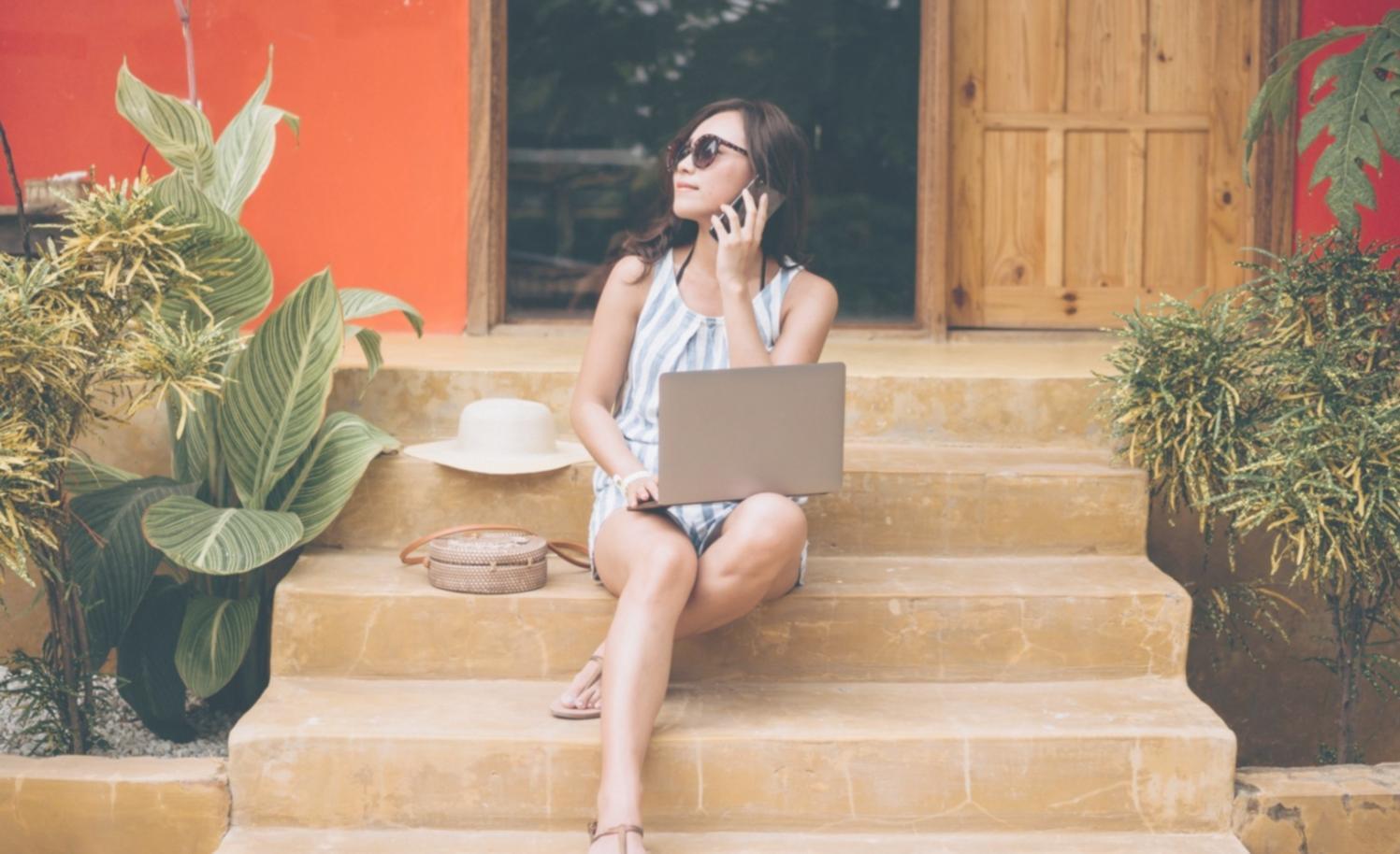 Studenti che lavorano su progetti 3D per game engine